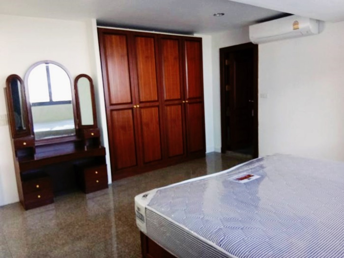 ให้เช่าคอนโด เดอะ วอเตอร์ฟอร์ด คอนโดมิเนียม 193 ตรม. 3 ห้องนอน เช่า 34,000 บ/ด