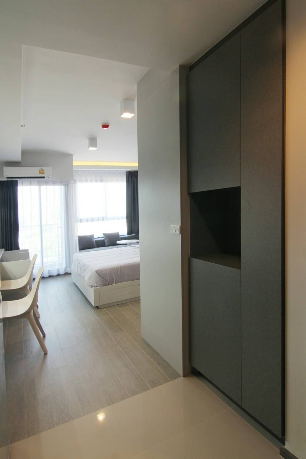 Ideo93 Room Details - 1Xth Floor - Building A - Clear View or City View - North Direction - Studio Size 26.17 Sq.M - Rental Rate 15,000 THB/Month for 1 year contract - Selling Price 3.85M in all tax