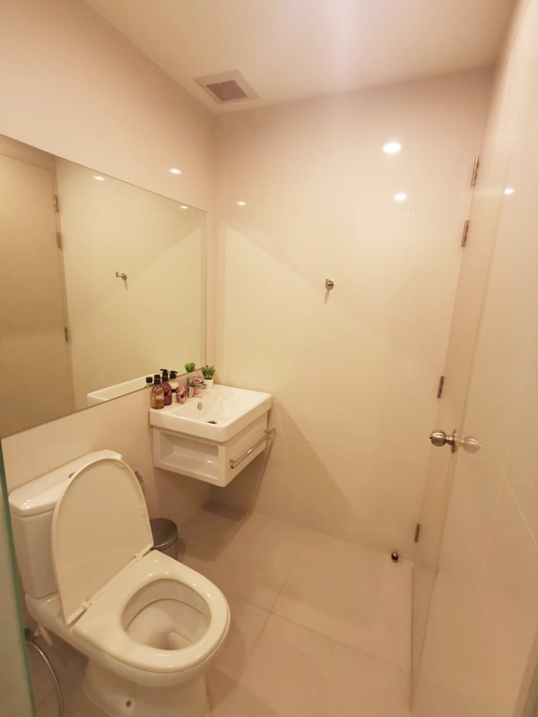 ให้เช่าคอนโดไลฟ์ อโศก พื้นที่ 30 ตร.ม. 1 ห้องนอน เช่า 15,000 บาท/เดือน