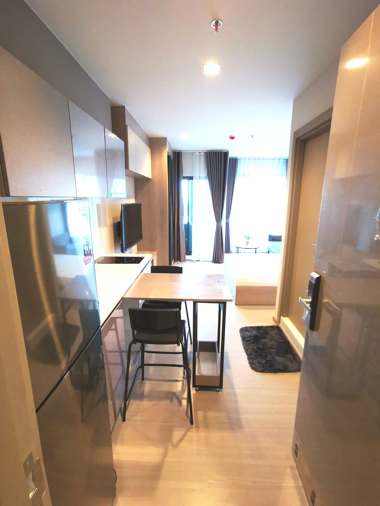 ให้เช่าคอนโด ไลฟ์ อโศก - พระราม 9 พื้นที่ 26 ตร.ม. ห้องสตูดิโอ เช่า 14,000 บ/ด