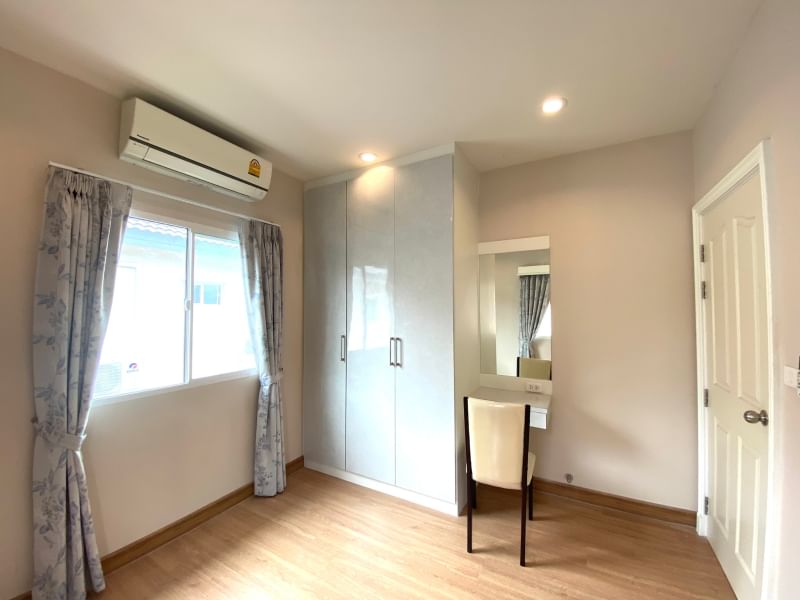 ให้เช่าบ้านเดียว 2 ชั้น ย่านพัฒนาการ 38 พื้นที่ 56 ตรว. 3 ห้องนอน เช่า 85,000 บ/ด