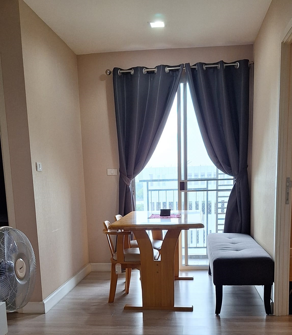 ให้เช่าคอนโด เมโทร ลักซ์ เกษตร พื้นที่ 49 ตรม. 2 ห้องนอน ราคาเช่า 19,000 /เดือน