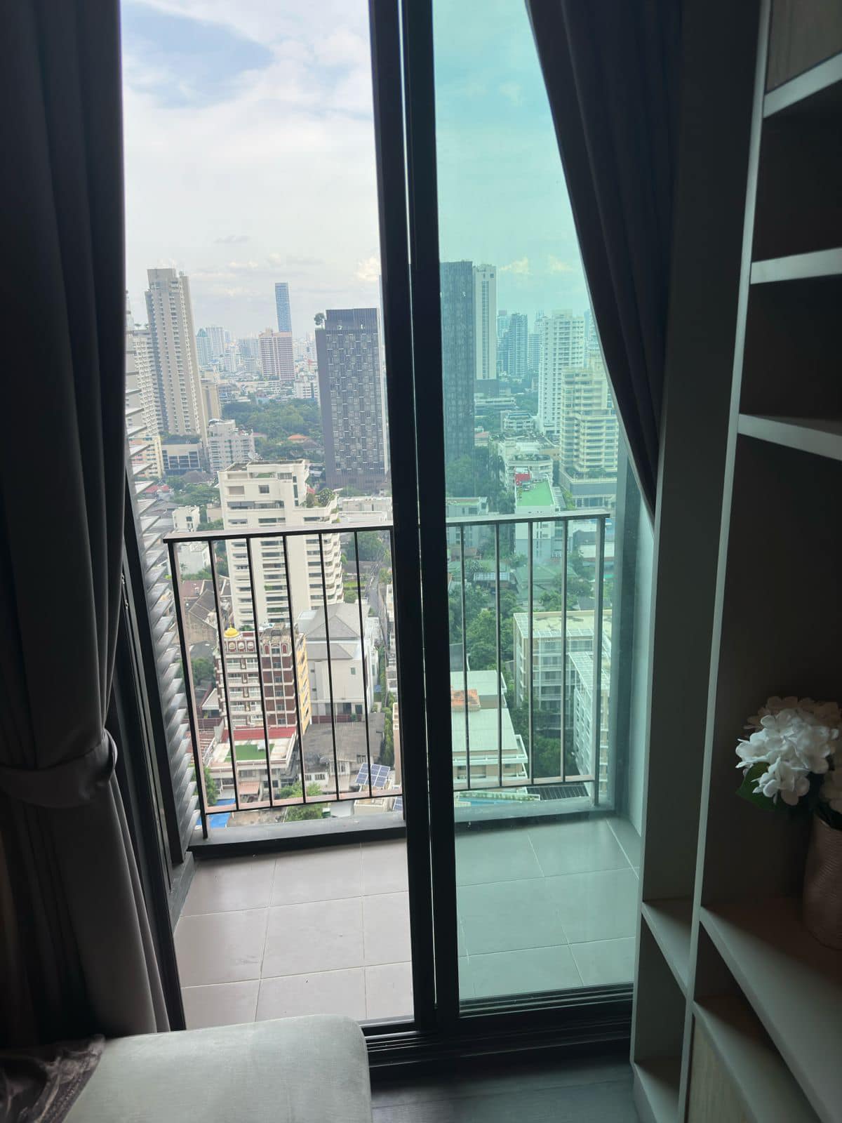 ให้เช่าคอนโด เอดจ์ สุขุมวิท 23 พื้นที่ 32 ตรม. 1 ห้องนอน ราคาเช่า 25,000 /เดือน