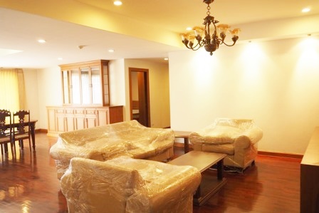 ให้เช่าคอนโด นาการะ แมนชั่น พื้นที่ 200 ตร.ม. 3 ห้องนอน เช่า 55,000 บ/ด