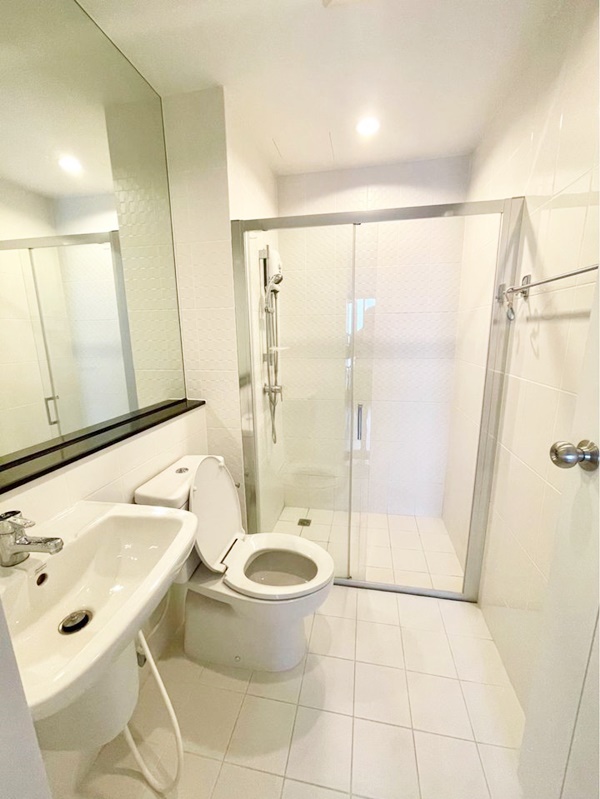 ขายคอนโด เดอะ ทรี อินเตอร์เชนจ์ พื้นที่ 36 ตร.ม. 1 ห้องนอน ขาย 3.3 ล้านบาท