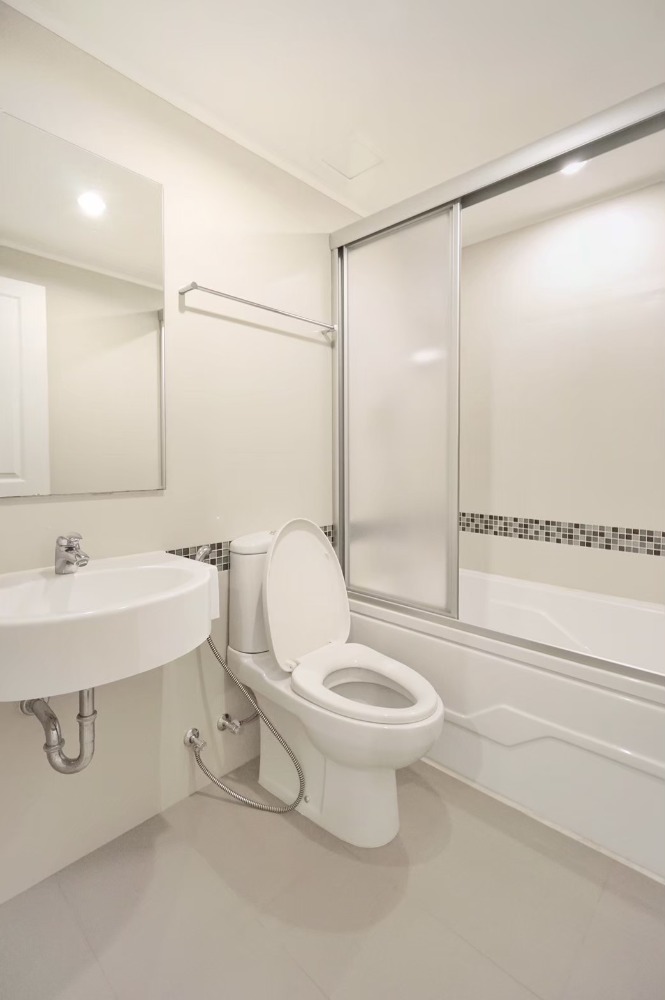 ขาย/ให้เช่า ลุมพินี พาร์ค ริเวอร์ไซด์ พระราม 3 64 ตรม. 2 ห้องนอน เช่า 25,000 บาท ขาย 6.5 ลบ.