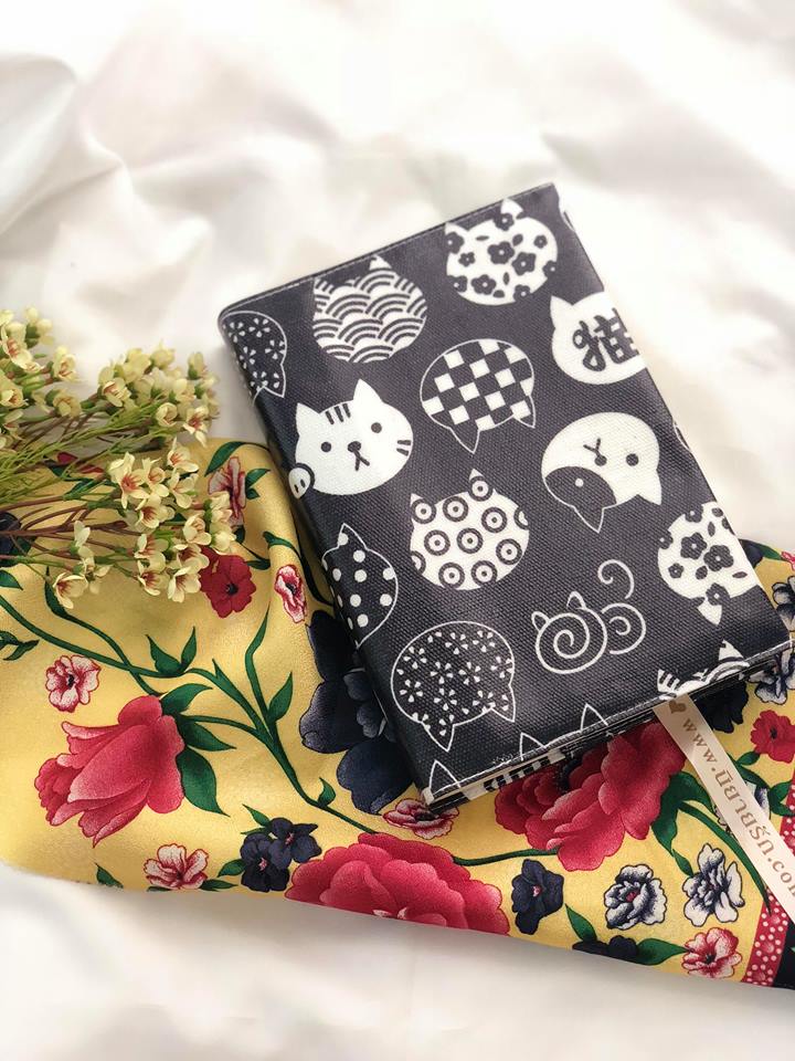 ปกผ้าเคลือบกันน้ำ พื้นกรม แมวลายแพทเทิร์นญี่ปุน ขนาด 8" ( Pocket Book )