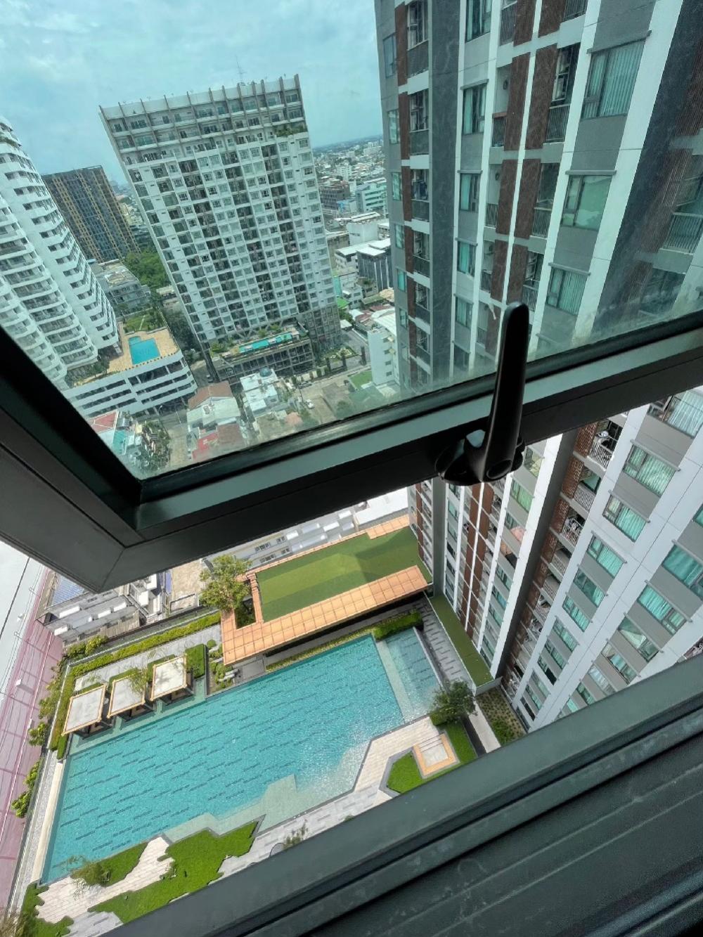 ให้เช่าคอนโด ไลฟ์ ปิ่นเกล้า 35 ตรม. 1 ห้องนอน วิวสระ เช่า 16,000 บาท