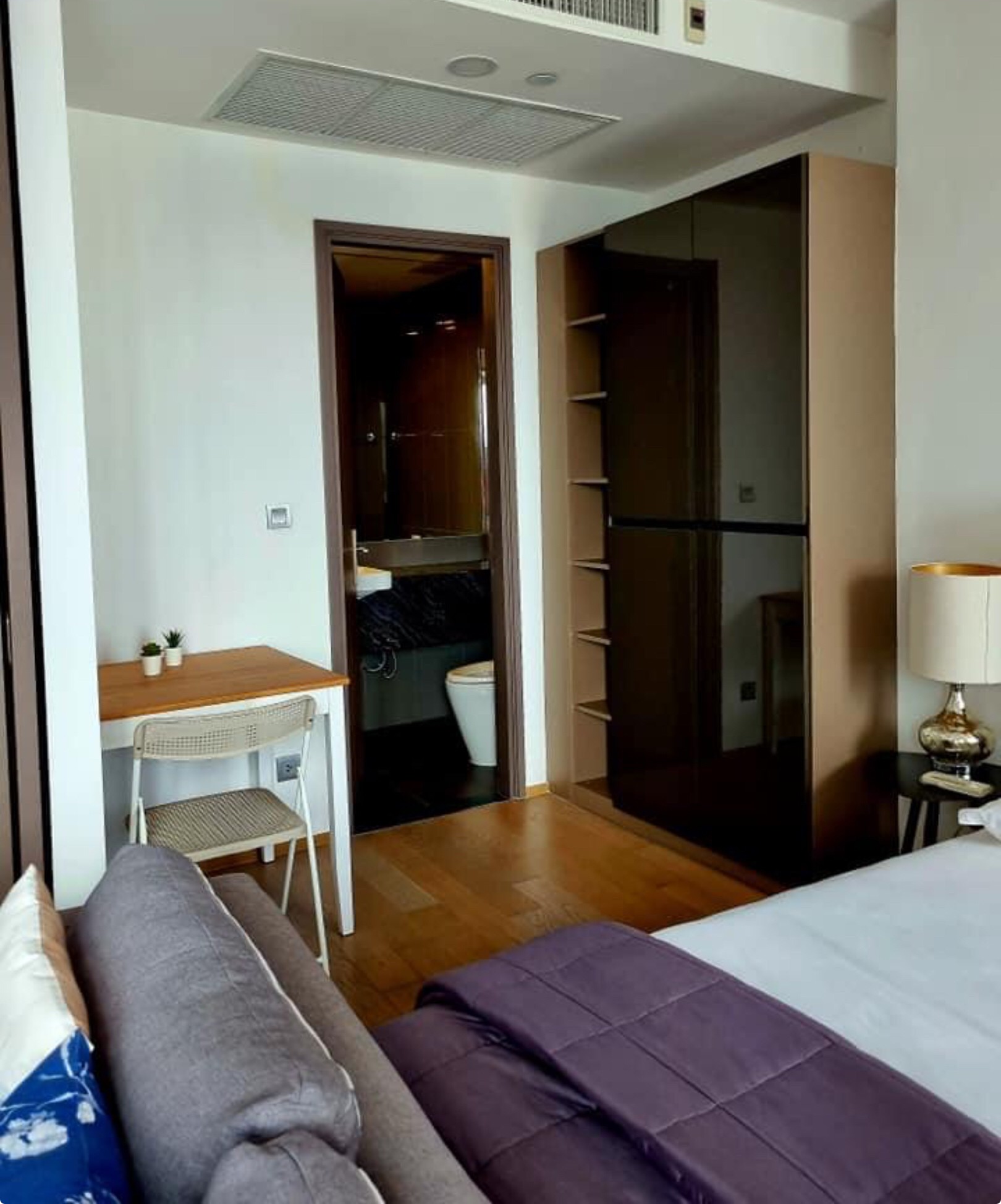 ให้เช่า แอชตัน จุฬา - สีลม 34 ตรม. 1 ห้องนอน เช่า 24,000 บาท/เดือน