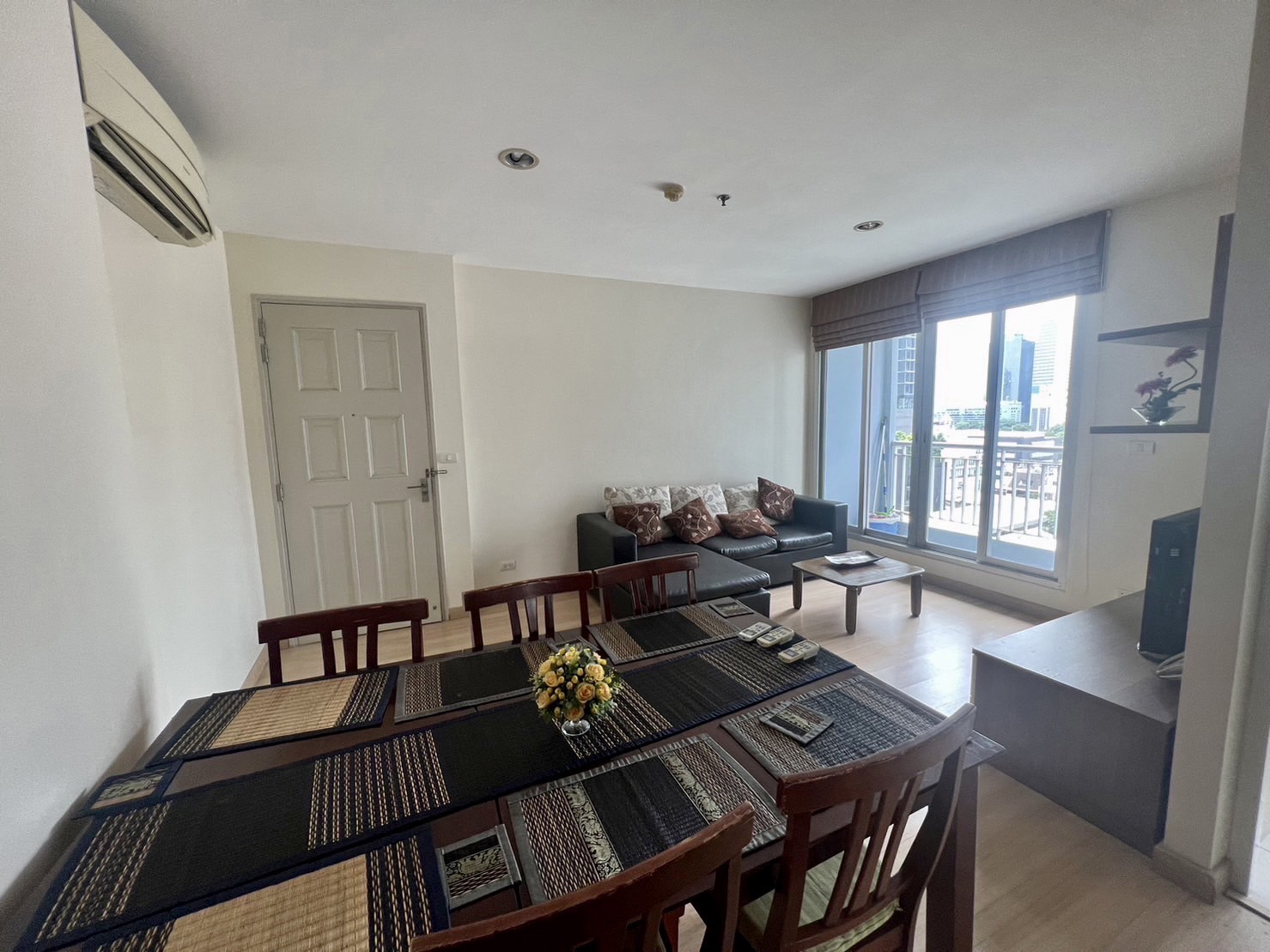 PS-L27.3 ขาย/ให้เช่า ไลฟ์ แอท สาทร 10 พื้นที่ 65 ตร.ม. 2 ห้องนอน เช่า 35,000 บ/ด ขาย 9.5 ล.