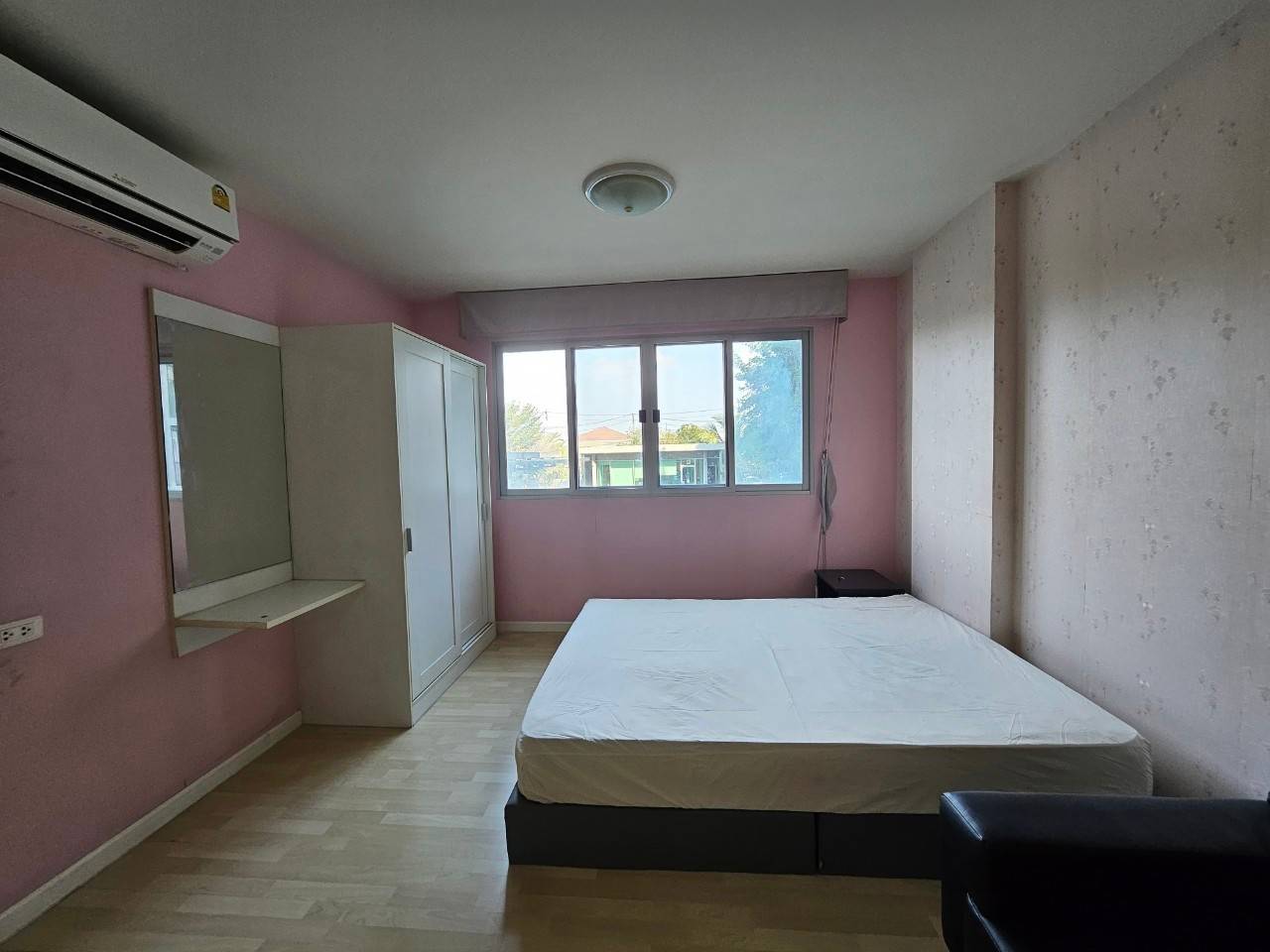 ให้เช่า ดีคอนโด รามอินทรา 47 พื้นที่ 30 ตร.ม. สตูดิโอ เช่า 7,000 บ/ด