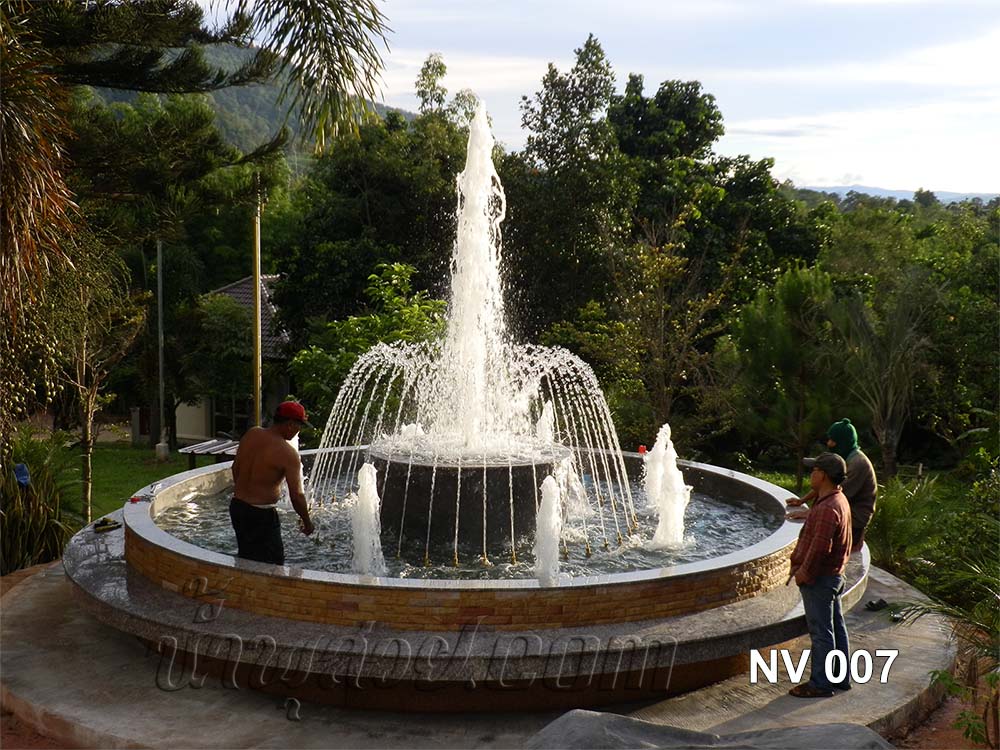 บ่อน้ำพุวงกลม 2 ชั้น พร้อมวง Ring และทรงต้นสน 8 หัว ที่ สวนน้ำทิพย์ วัลเล่ย์ ภูเรือ