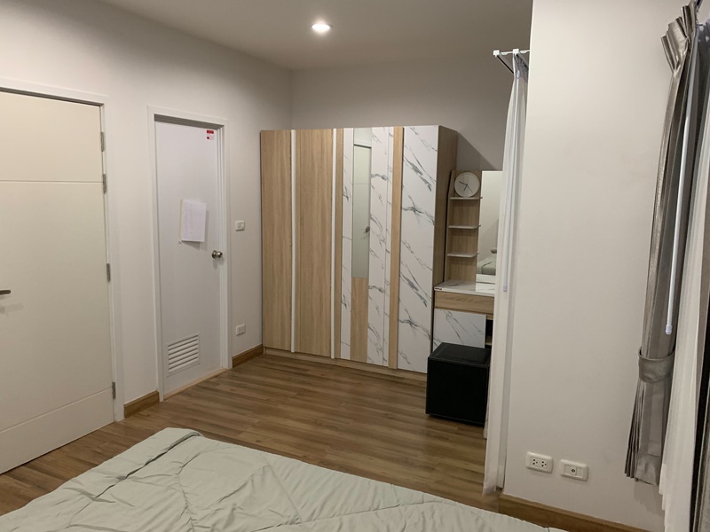 ให้เช่าทาวน์เฮ้าส์ 2 ชั้น ย่านพัฒนาการ 38 พื้นที่ 19 ตรว. 3 ห้องนอน เช่า 22,000 บ/ด