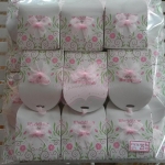 ผ้าขนหนูนาโนแพคกล่องตามรูปพร้อมป้ายและโบว์