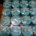 กล่องเหล็กกลมพร้อมดอกไม้สีเขียวมินต์