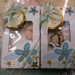 พวงกุญแจแพคกล่องพร้อมโบว์และป้าย