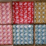 แก้วเป็กคละสีกล่องลายวินเทจ