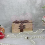 กล่องไม้ใส่ของพร้อมโบว์และป้ายชื่อ