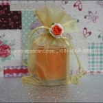 แก้วเป๊กสกรีนลายบ่าวสาวแพคถุงผ้าไหม