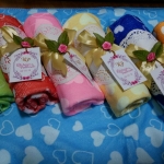 ผ้านาโนหัวใจม้วนพร้อมดอกไม้ป้ายชื่อ