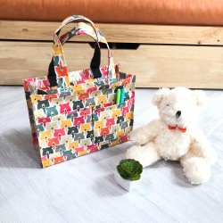 กระเป๋าผ้าเคลือบ PVC กันน้ำ ใส่เอกสาร (A5) ลายหมีเยอะมาก