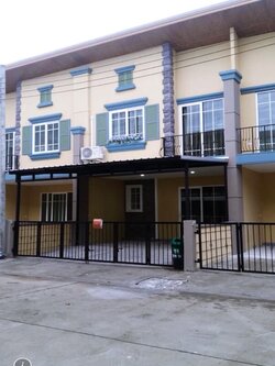 ให้เช่าทาวน์เฮ้าส์ 2 ชั้น หมู่บ้านโกลเด้น ทาวน์ 2 อ่อนนุช-พัฒนาการ 23 ตรว. เช่า 23,000 บ/ด