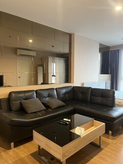 ให้เช่าคอนโด เดอะ ทรี อินเตอร์เชนจ์ พื้นที่ 30 ตร.ม. 1 ห้องนอน เช่า 10,000 บ/ด