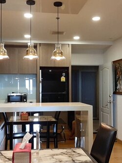 ให้เช่าคอนโด สเตท ทาวเวอร์ คอนโดมิเนียม พื้นที่ 68.23 ตรม. 1 ห้องนอน เช่า 30,000 บ/ด