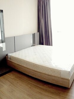 ให้เช่าคอนโด เดอะ ทรี อินเตอร์เชนจ์ พื้นที่ 30 ตร.ม. Studio ให้เช่า 8,700 บ/ด (รวมอินเตอร์เน็ต)