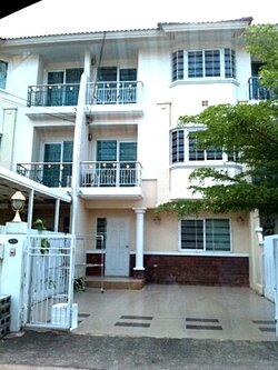 หมู่บ้าน ให้เช่า ทาวน์เฮ้าส์ 3 ชั้น หมู่บ้าน ศุภาลัย วิลล์ หลักสี่-ดอนเมือง พื้นที่ใช้สอย 147 ตรม.