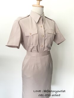 ชุดข้าราชการแขนสั้น (ผู้หญิง)